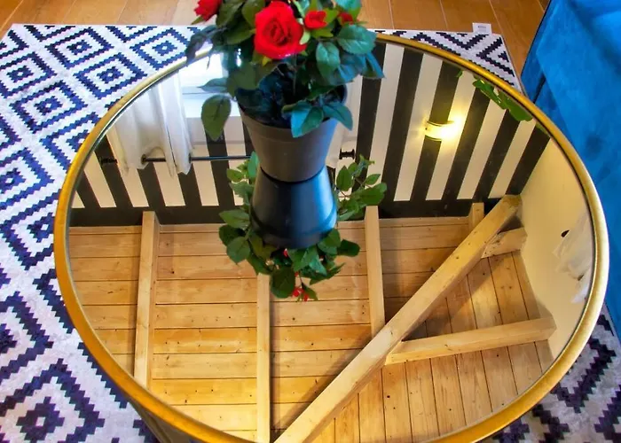 Ella\'S Stunning Pad