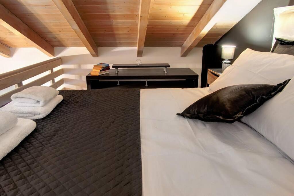 Ella's Stunning Pad Corfu (city)