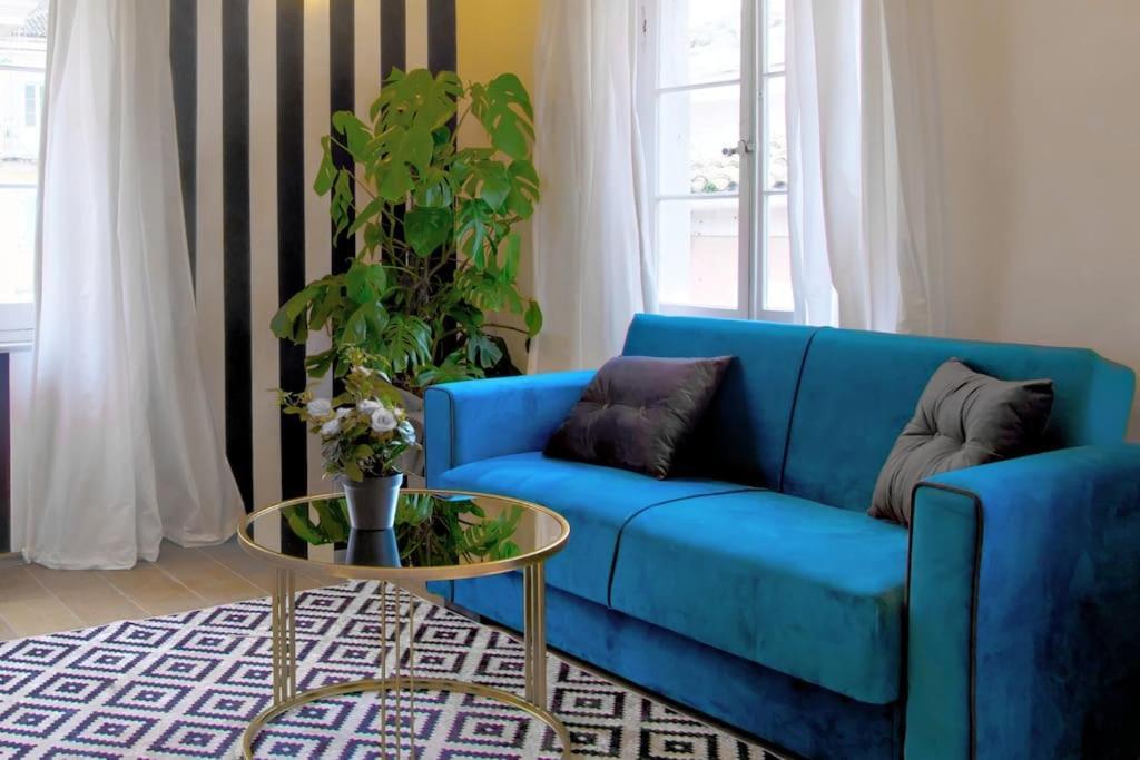 Ella's Stunning Pad Apartment *